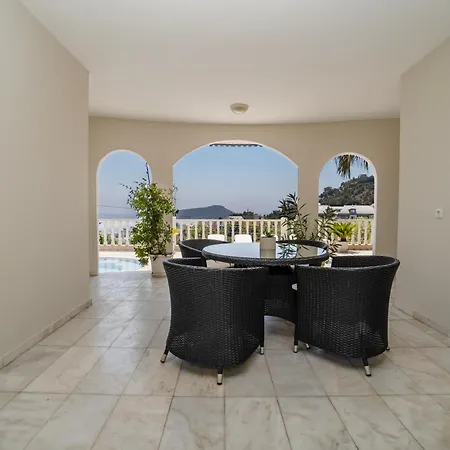 Mit Einzigartigem Ausblick * 阿拉尼亚