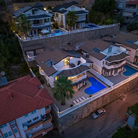 Mit Einzigartigem Ausblick Вилла