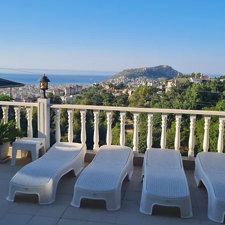 Mit Einzigartigem Ausblick Вилла