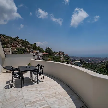 Villa Mit Einzigartigem Ausblick