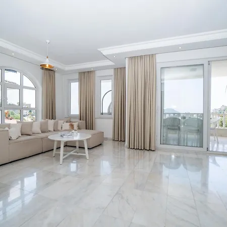 Mit Einzigartigem Ausblick *