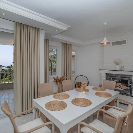Villa Mit Einzigartigem Ausblick Alanya