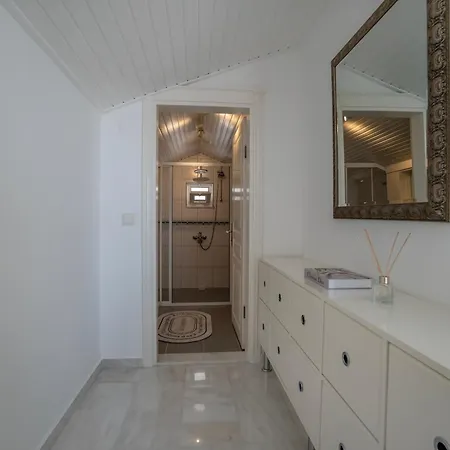 Villa Mit Einzigartigem Ausblick *