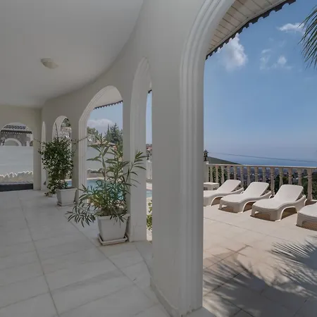 Mit Einzigartigem Ausblick Villa Alanya