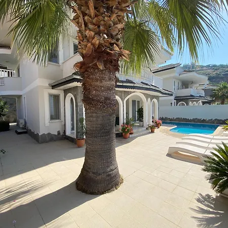 Mit Einzigartigem Ausblick * Αλάνια