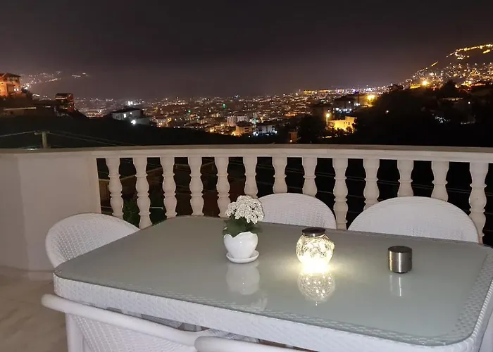 Villa Mit Einzigartigem Ausblick
