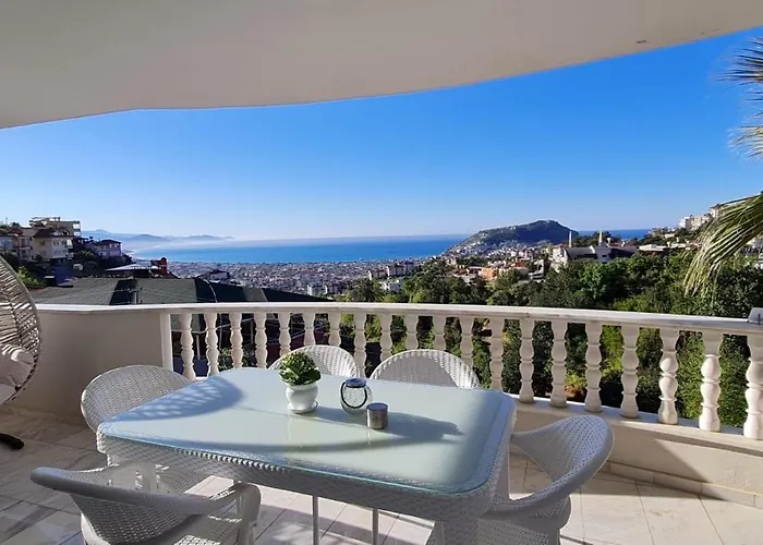 Villa Mit Einzigartigem Ausblick Alanya