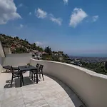 Villa Mit Einzigartigem Ausblick